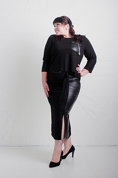 Костюм45% вискоза, 40% пэ, 10% эл.50-56 р-р