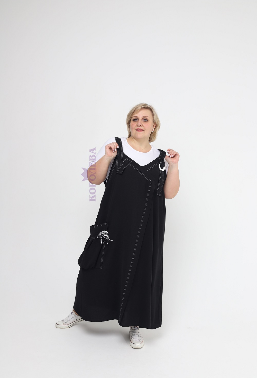 Стильный длинный свободный черный сарафан с большим карманом