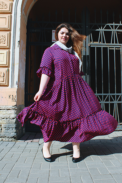 Платьецена: 4900 руб.