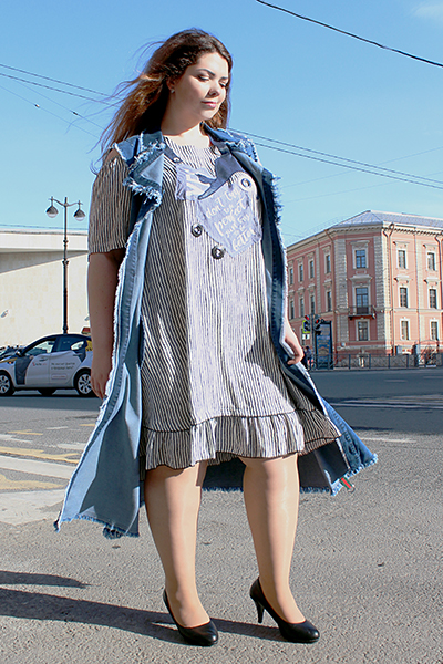 Платьецена: 4900 руб.