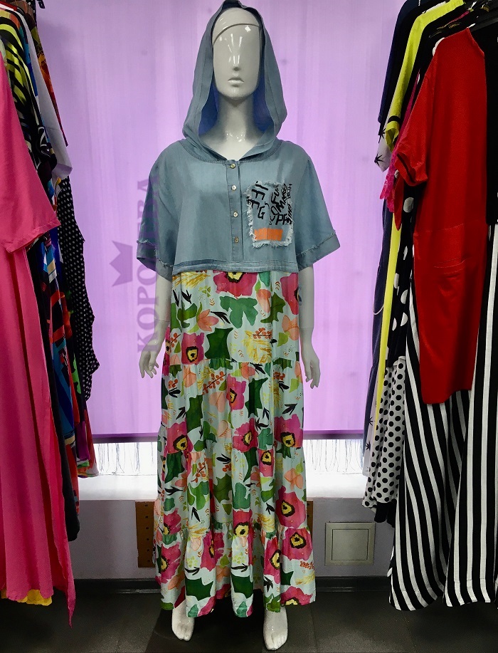 ПлатьеАрктикул: 5762Размеры: 50, 52, 54, 56, 58, 60Цена: 8900 руб.