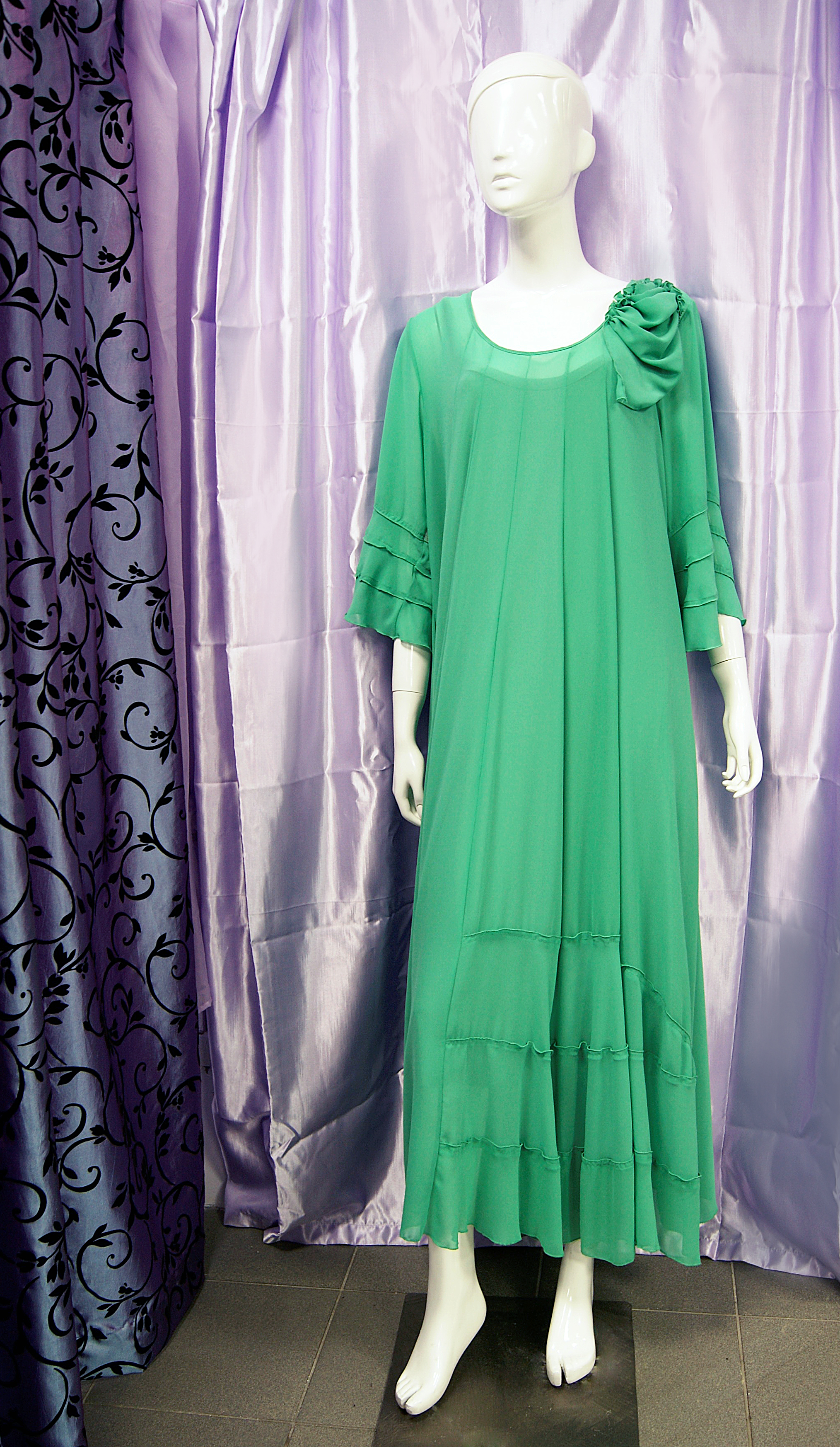 40% вискоза, 35% шелк, 20% па, 5% эл50-58 размеры