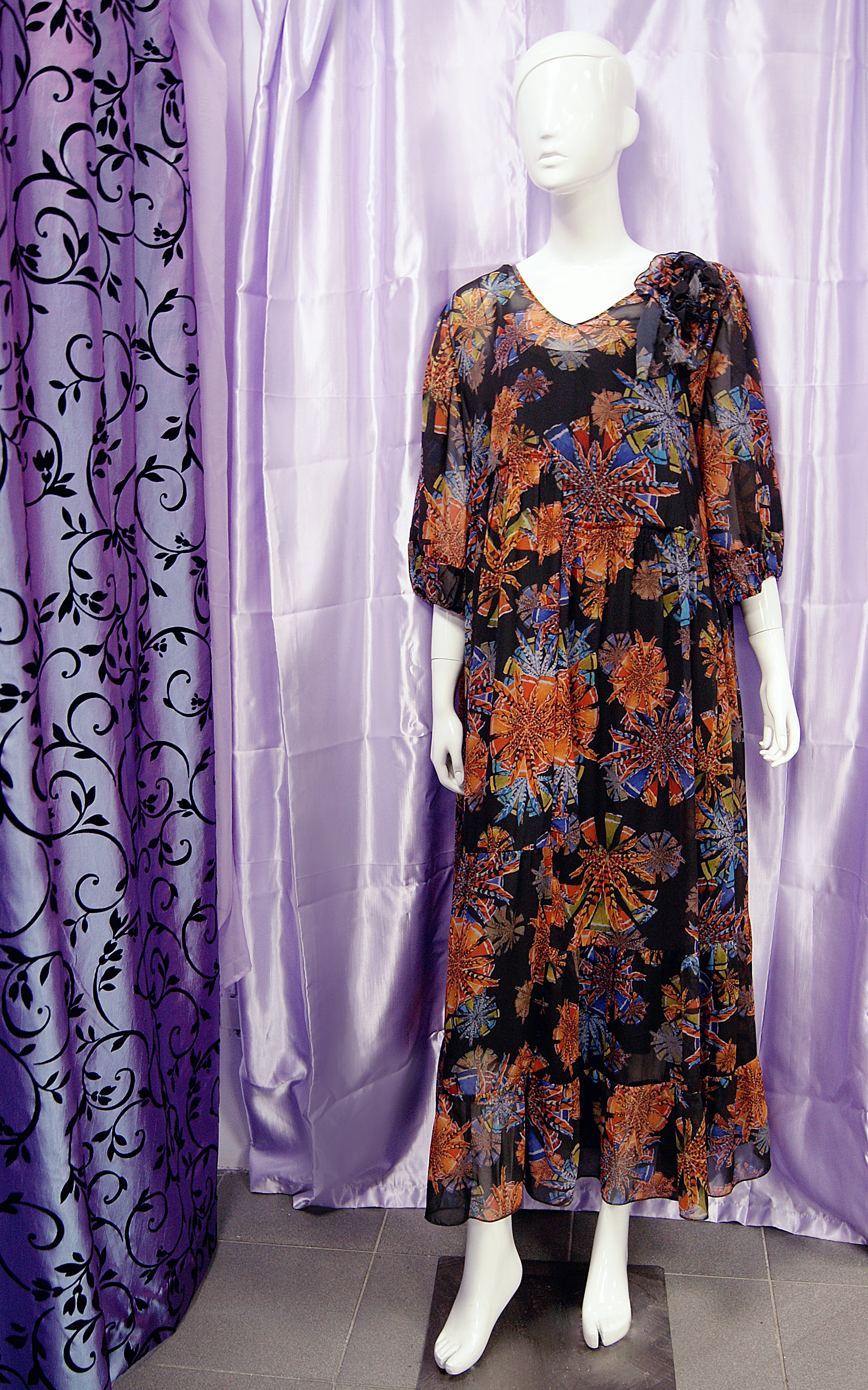 40% вискоза, 35% шелк, 20% па, 5% эл50-56 размеры